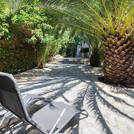 Em Villa *